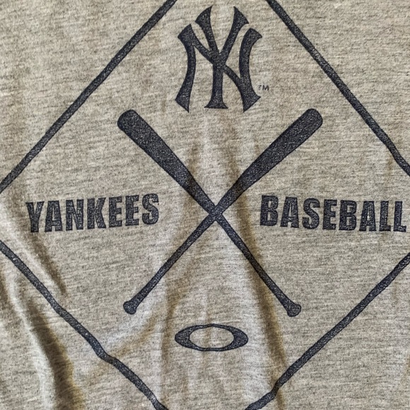 Oakley NY Yankees Shirt Baseball Stitching Size L - Picture 2 of 4
